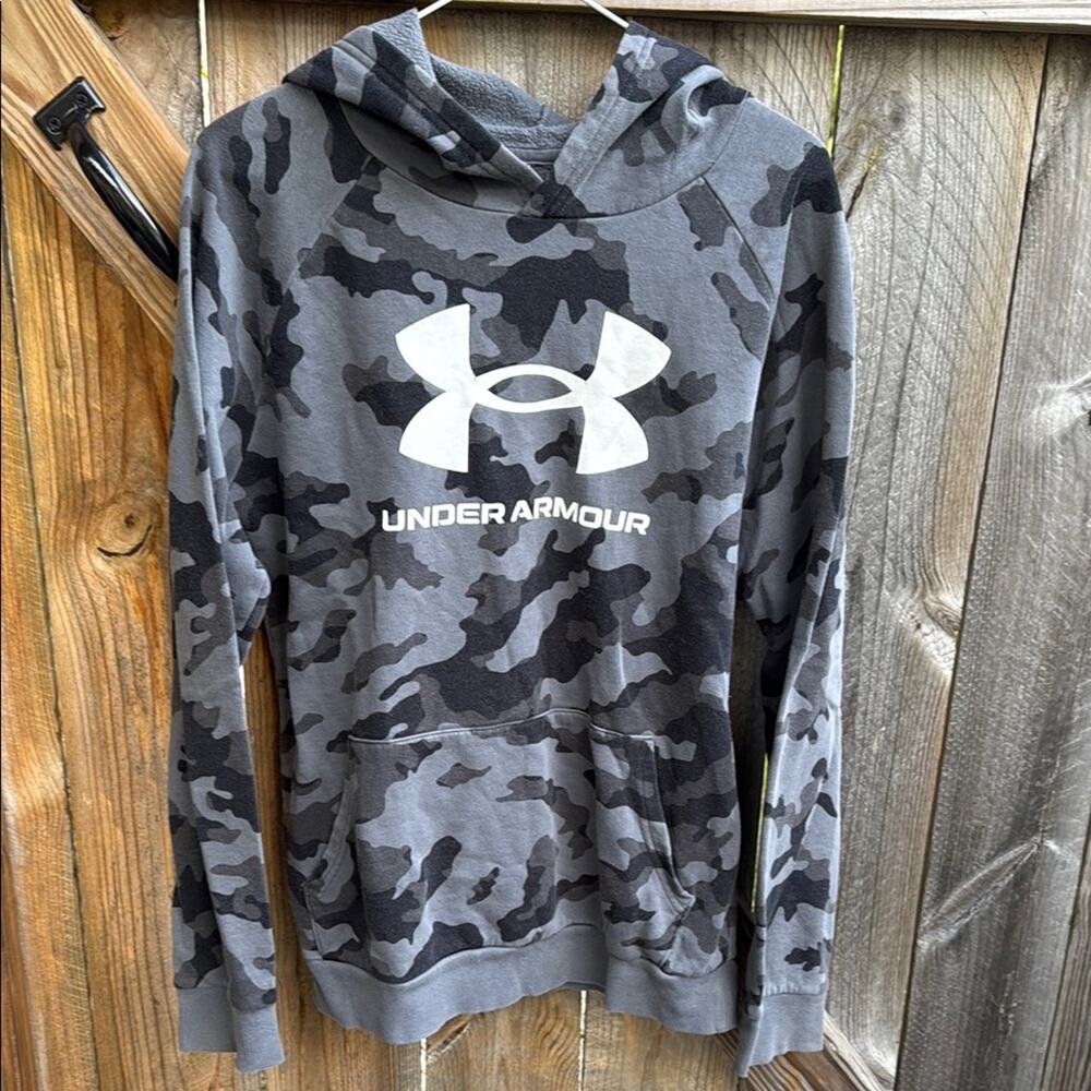 Under Armour Youth XL Black and Gray Camo Hoodie